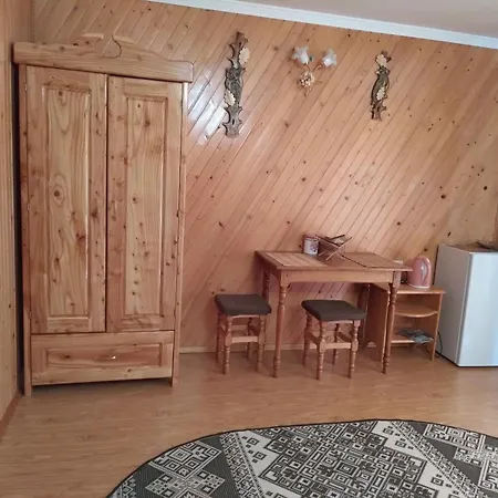 Приватна Садиба Яблуневий Сад 1 Yaremche Exterior photo